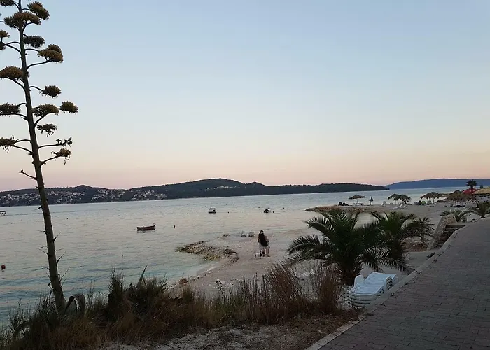 公寓 Pavic-nikic *